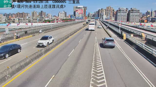 三重區台北橋(環河快速道路上匝道匯流處)