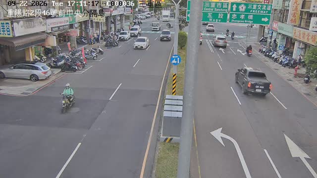 重陽路2段46號前中央分隔島