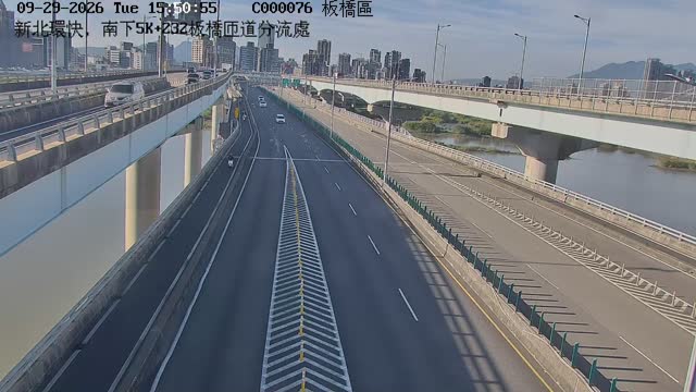 新北環快，南下5K+232板橋匝道分流處