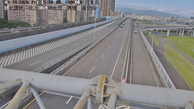 新北環快，北上3K+420台北中興橋匝道分流