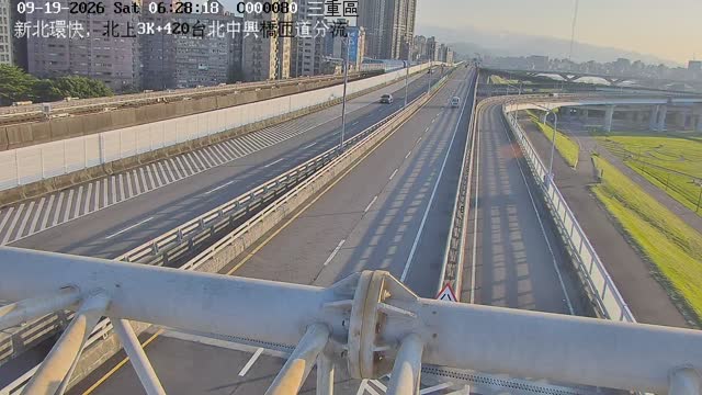 新北環快，北上3K+420台北中興橋匝道分流