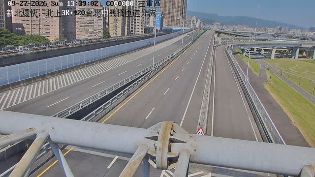 新北環快，北上3K+420台北中興橋匝道分流
