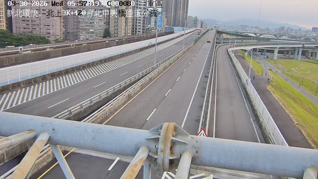 新北環快，北上3K+420台北中興橋匝道分流