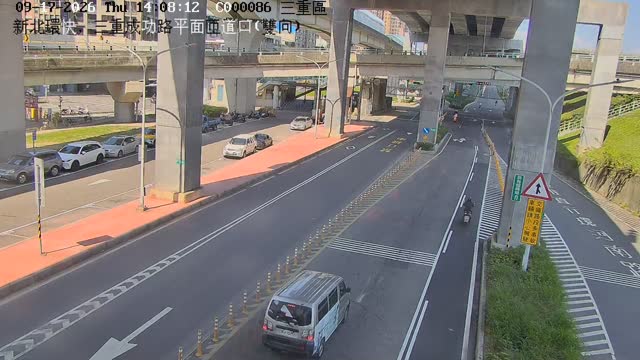 新北環快，三重成功路平面匝道口(雙向)