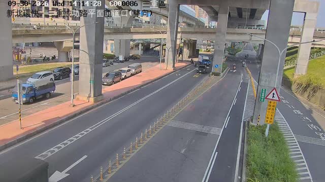 新北環快，三重成功路平面匝道口(雙向)
