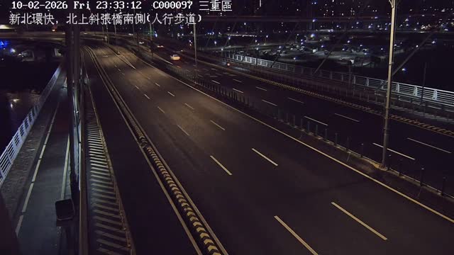 新北環快，北上斜張橋南側(人行步道)