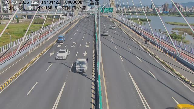 新北環快，南下4K+168.5新莊匝道分流處(往新莊環河路)