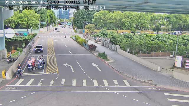 板橋區環河路、湳仔橋(環河路170號前號誌桿上)