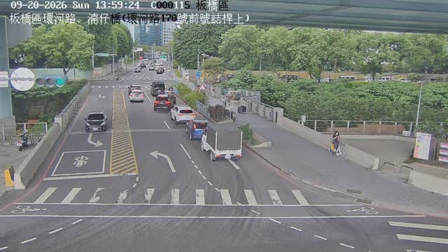 板橋區環河路、湳仔橋(環河路170號前號誌桿上)