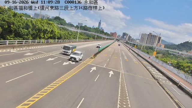 永和區福和橋上(環河東路三段上方)(路燈桿上)