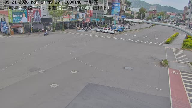 土城區中央路三段、中華路二段口(北側號誌桿上)