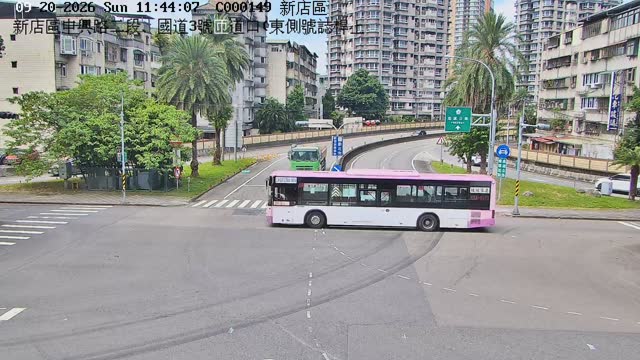 新店區中興路二段、國道3號匝道口(東側號誌桿上)