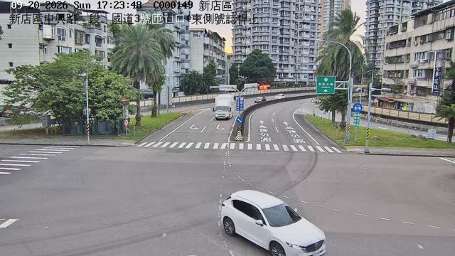新店區中興路二段、國道3號匝道口(東側號誌桿上)