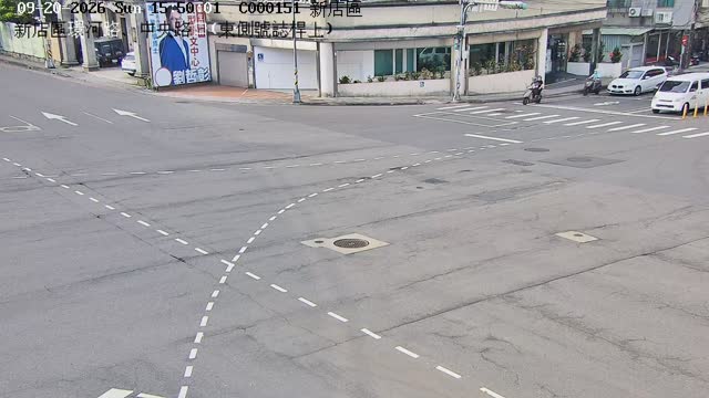 新店區環河路、中央路口(東側號誌桿上)