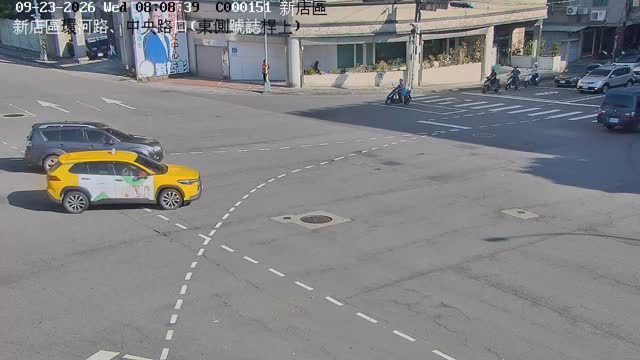 新店區環河路、中央路口(東側號誌桿上)