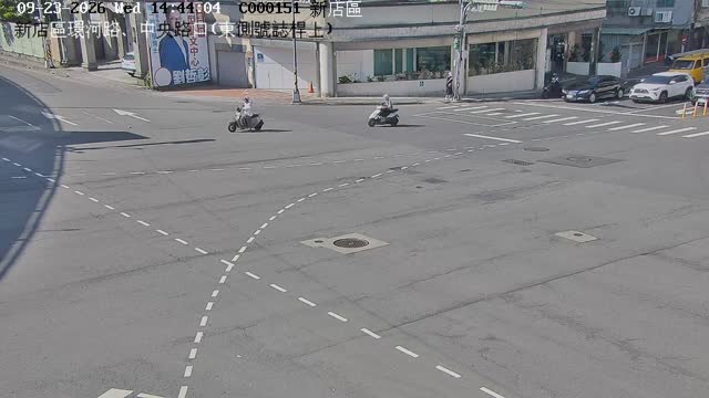 新店區環河路、中央路口(東側號誌桿上)