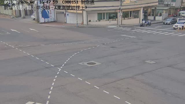 新店區環河路、中央路口(東側號誌桿上)