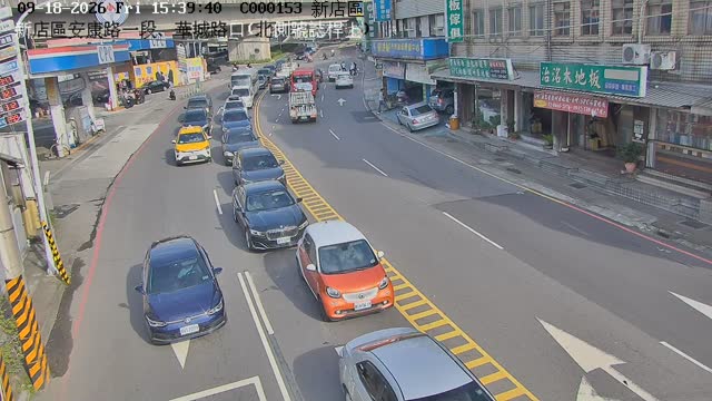 新店區安康路一段、華城路口(北側號誌桿上)