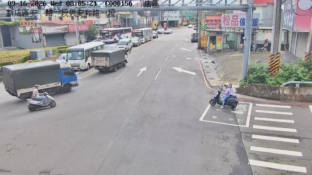 新店區安康路二段、安和路一段(東側號誌門架上)