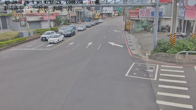 新店區安康路二段、安和路一段(東側號誌門架上)