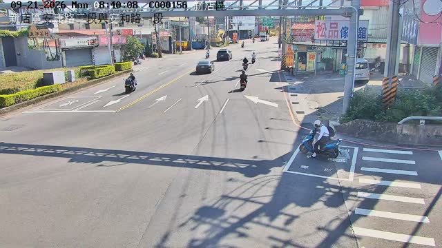 新店區安康路二段、安和路一段(東側號誌門架上)
