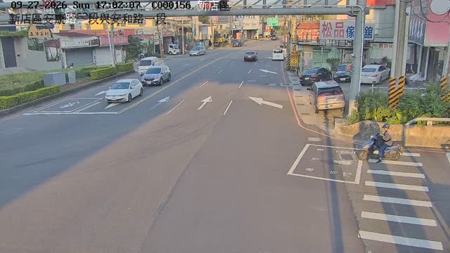 新店區安康路二段、安和路一段(東側號誌門架上)