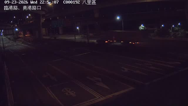 八里區臨港路商港路口