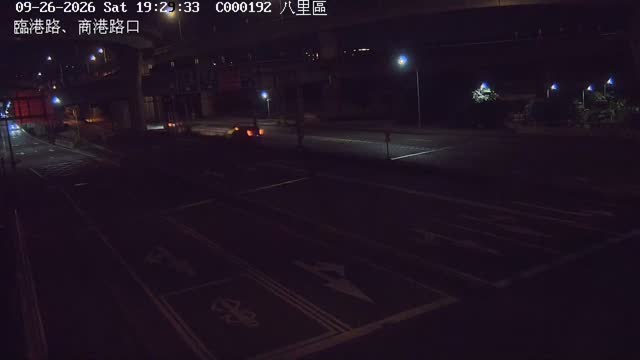 八里區臨港路商港路口