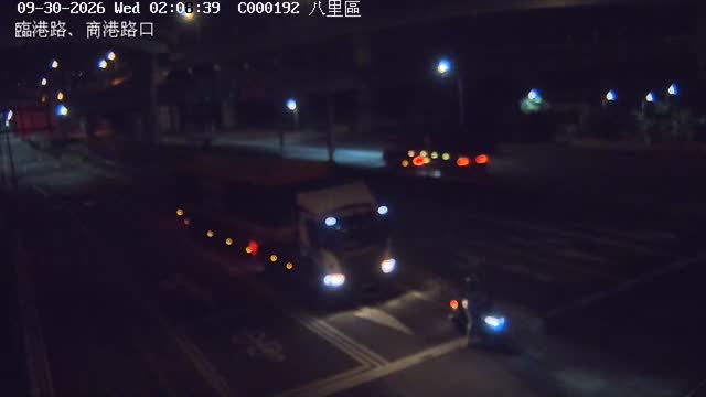 八里區臨港路商港路口