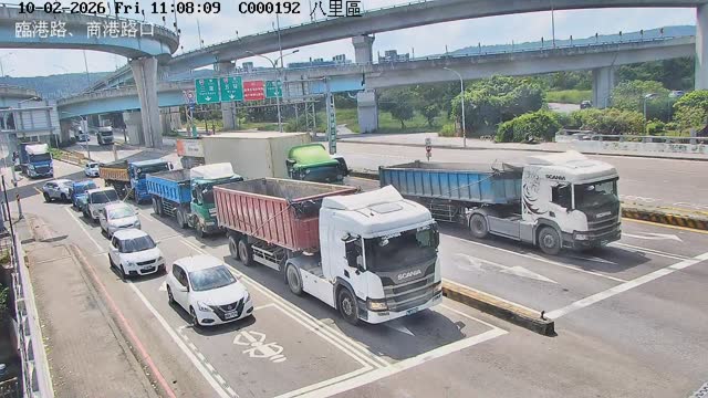 八里區臨港路商港路口