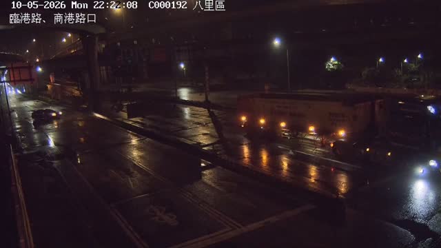 八里區臨港路商港路口