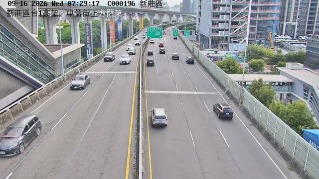 新莊區台1高架，中信街上方門架