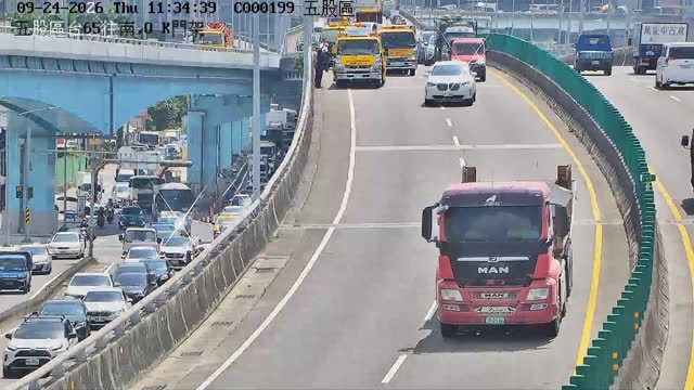 五股區台65往南,O K門架