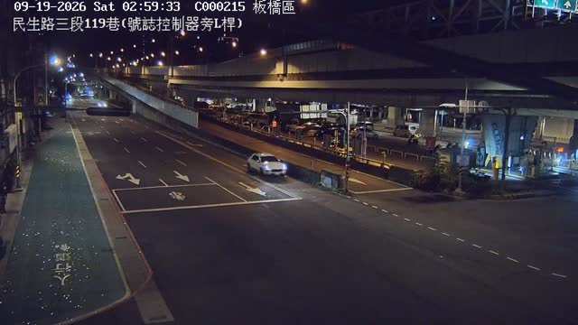 板橋區民生路三段119巷(號誌控制器旁L桿)