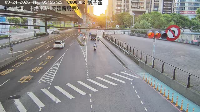 新北大道、中港南路(宏匯廣場旁)