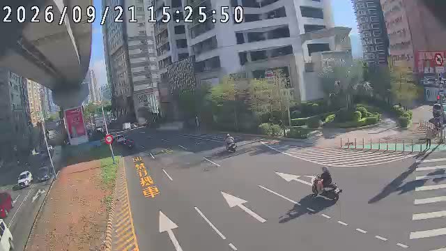 淡水區淡金路-坪頂路(遠端號誌桿)