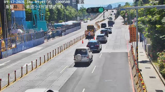 集賢路、五華國小(行穿號誌桿)