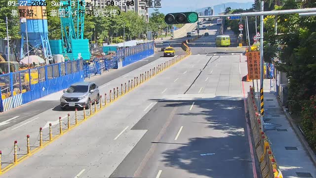 集賢路、五華國小(行穿號誌桿)