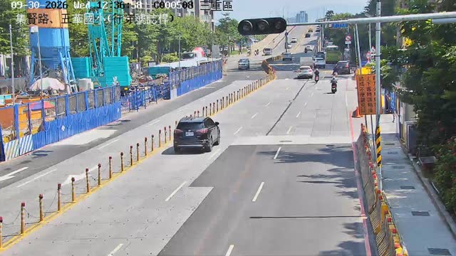 集賢路、五華國小(行穿號誌桿)