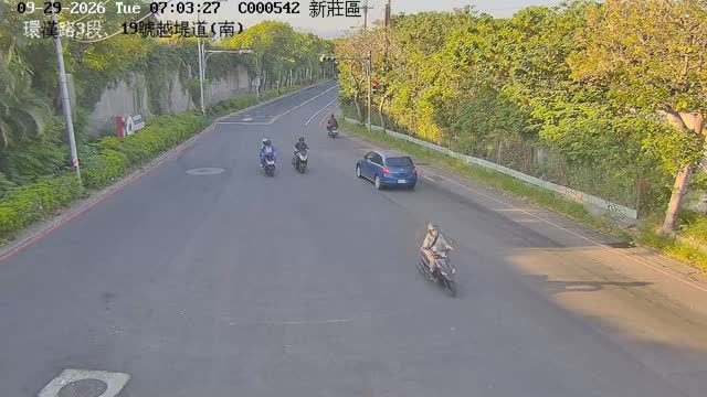 環漢路3段、19號越堤道(南)