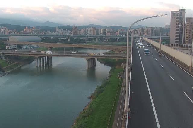 056-環東快進城南湖大橋