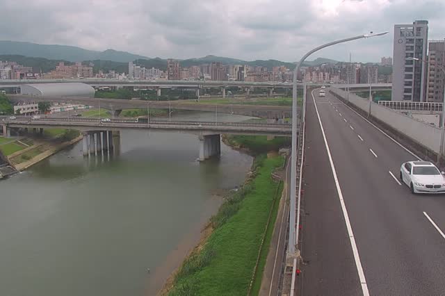 056-環東快進城南湖大橋