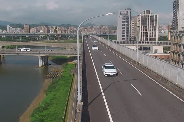 056-環東快進城南湖大橋