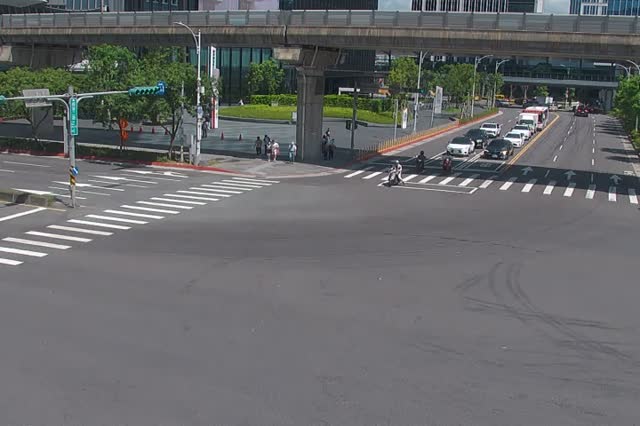 215-經貿二路105巷口