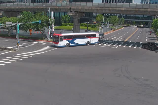 215-經貿二路105巷口