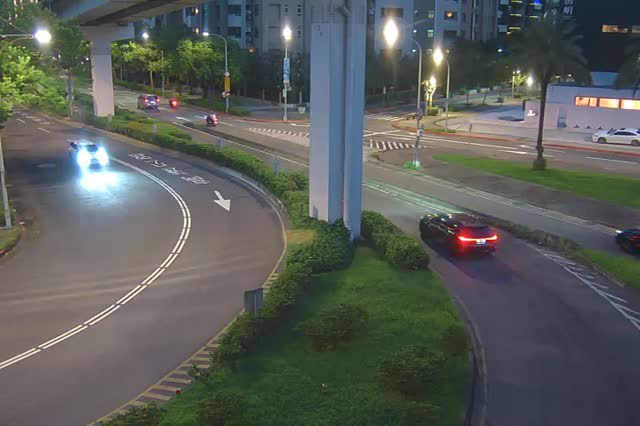 218-經貿一路環東大道槽化島
