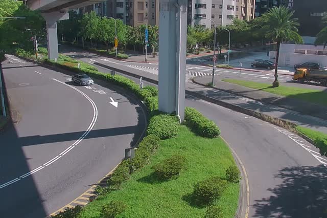 218-經貿一路環東大道槽化島