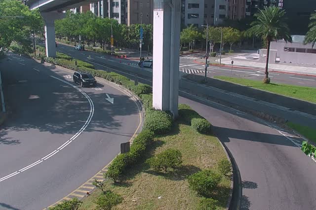 218-經貿一路環東大道槽化島