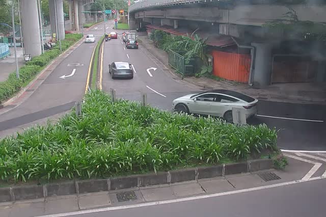 219-環東大道經貿二路出口匝道綠帶