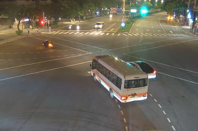 251-劍潭路-承德路口